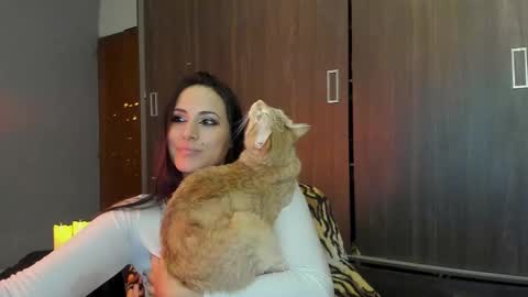 lisainthesky online show from February 23, 10:05 pm