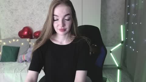 Lissa online show from April 11, 8:45 pm