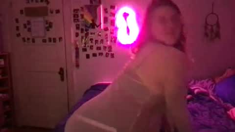 litlebabygoddess online show from March 7, 8:54 am