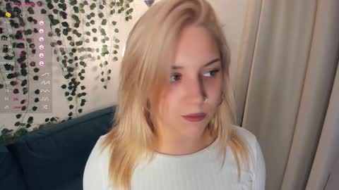 Bella online show from September 22, 6:17 pm