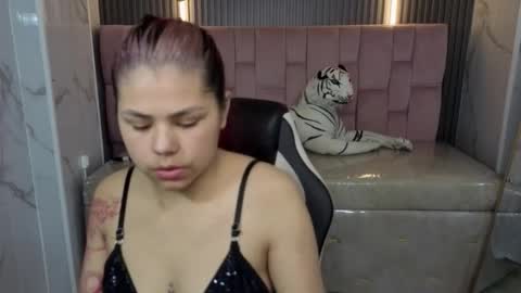 Snapshot of little_cherry_b chatting on October 17, 8:23 pm Cherri online show from October 17, 8:23 pm