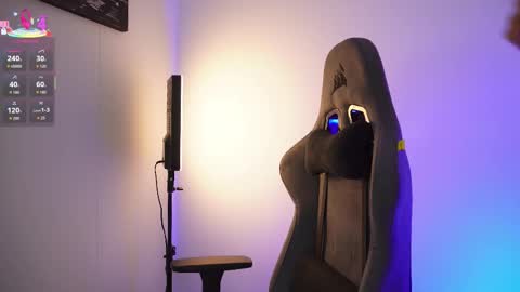 Help me reach 100 likes online show from October 21, 7:29 pm