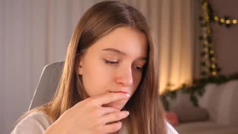 Kiki online show from September 17, 4:16 pm