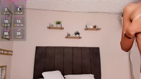 alex online show from September 26, 4:26 pm