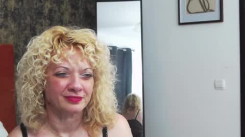 LittleCurlyGirl online show from November 28, 6:11 pm