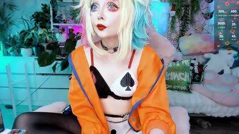 Riza Riri Puff  online show from January 21, 5:51 pm