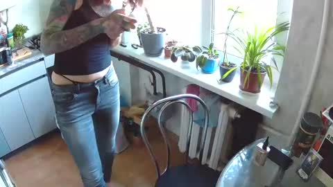 littlehappines online show from September 21, 1:54 pm