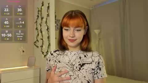 Snapshot of littlenight0wl chatting on October 3, 3:55 am Bella online show from October 3, 3:55 am