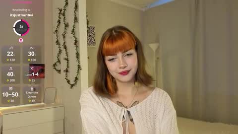 Snapshot of littlenight0wl chatting on October 6, 4:40 am Bella online show from October 6, 4:40 am