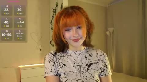 Snapshot of littlenight0wl chatting on September 27, 3:36 am Bella online show from September 27, 3:36 am