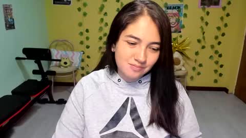Mia  online show from June 14, 5:41 am
