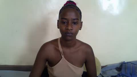 littlesandie online show from February 28, 5:48 am