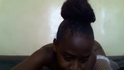 littlesandie online show from October 13, 6:38 am