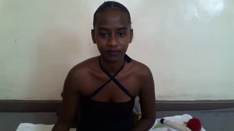 littlesandie online show from February 1, 6:54 am