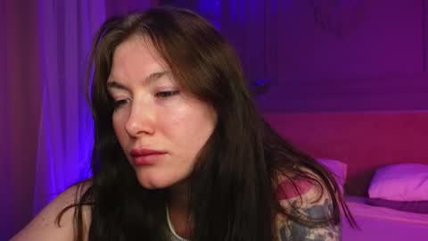 Liv 3 online show from November 14, 3:45 pm