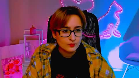 LixeLuna online show from April 19, 6:24 am