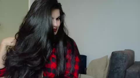 liz online show from December 4, 6:52 pm