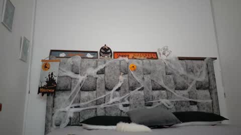  LIZBETH ROSS  online show from October 28, 11:27 am