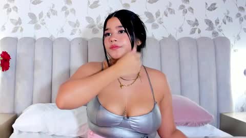 LIZZ   online show from February 5, 10:35 pm