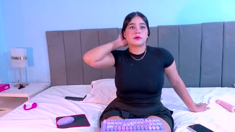 LIZZ   online show from April 29, 12:25 am