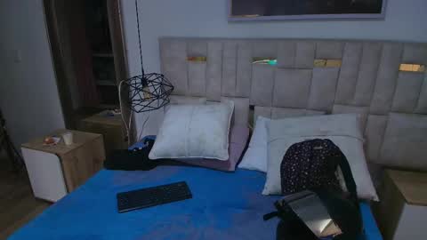 Lizz  online show from November 11, 12:46 pm