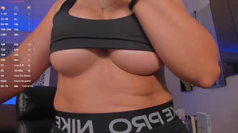 Lizzi  online show from November 13, 9:58 pm