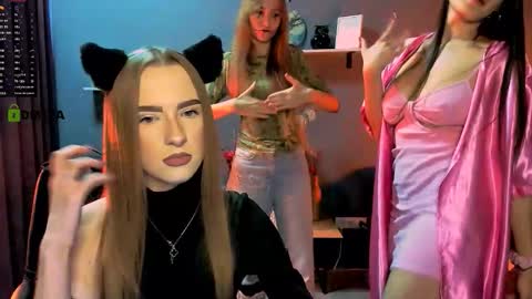 Snapshot of lizzie_boom chatting on October 20, 7:06 pm lizzie_boom online show from October 20, 7:06 pm