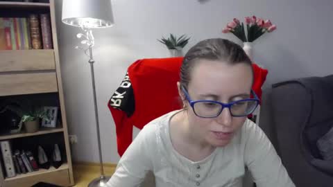 Lizzy online show from March 4, 7:26 am