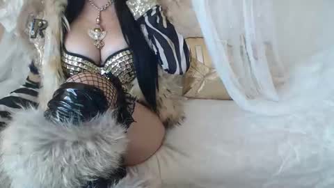 Lilu online show from December 2, 8:38 am