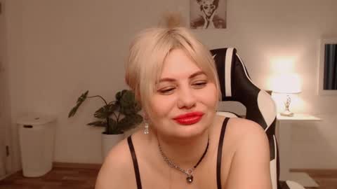  Lola  online show from December 20, 4:05 am