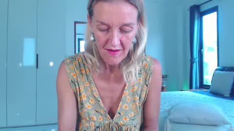 Lola online show from February 26, 5:28 am