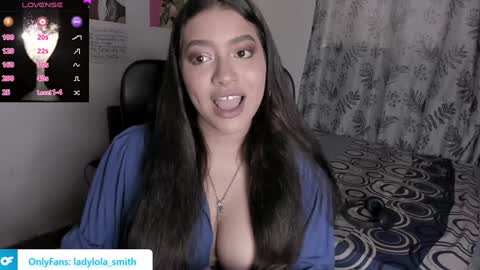 lolaasmith_21 online show from January 9, 10:09 pm