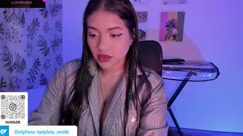 lolaasmith_21 online show from March 7, 10:21 pm