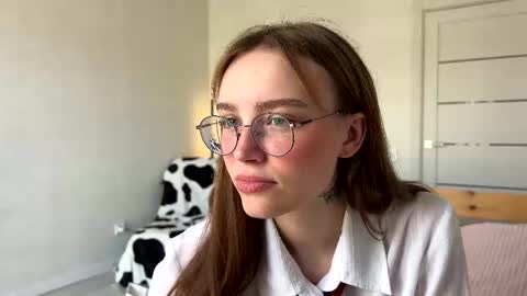 lolaatate online show from March 25, 5:33 am