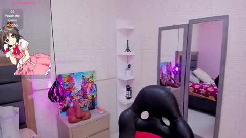 LOLA online show from October 29, 4:06 am