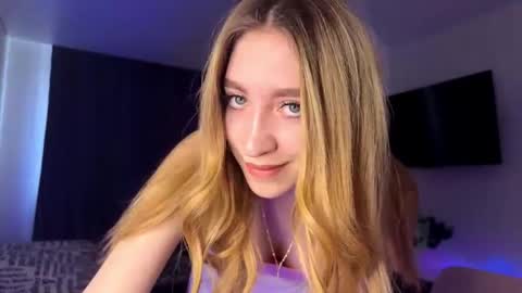 hi im Lola nice to meet you online show from March 10, 8:29 am