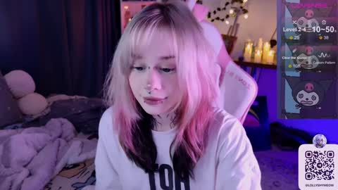 Lolly   online show from December 8, 7:43 pm