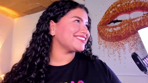 Snapshot of loly_marce chatting on February 8, 9:15 pm loly_marce online show from February 8, 9:15 pm