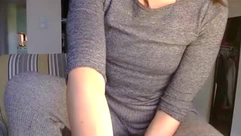 Cutenurse91 online show from April 14, 9:15 pm