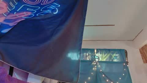 Londoncashmere69  online show from December 10, 3:12 pm