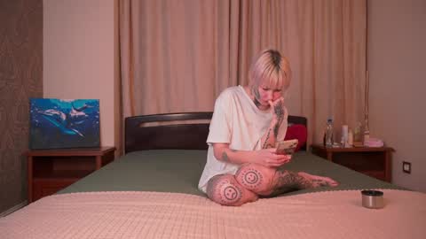  Linn online show from November 26, 2:07 pm