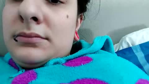 loolaunshaved online show from February 16, 10:04 am