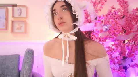 Loona Nyx online show from January 7, 11:35 am