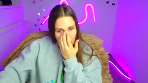 Lora online show from April 2, 5:27 am