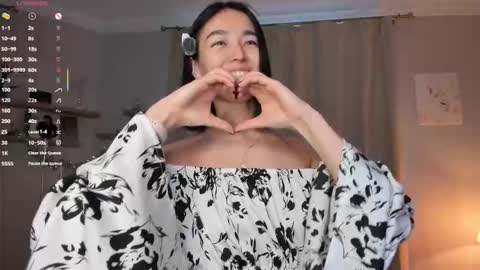 Lora control 2 min for every new Fan Club subscriber online show from December 20, 8:29 am