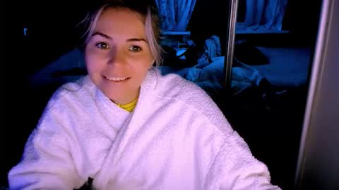 Lora online show from October 10, 2:49 am