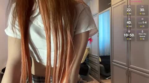 Hello there im Luna Im new here Lets have fun online show from April 18, 2:08 pm