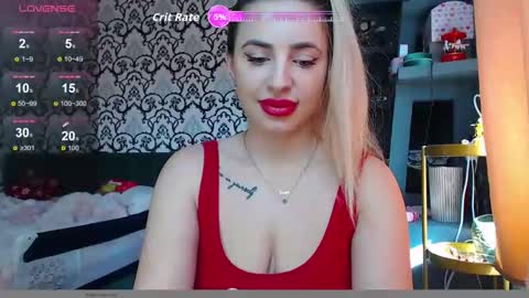 Queen LoraSinClare online show from March 24, 8:30 am