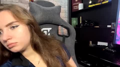 Molly online show from October 17, 6:49 am
