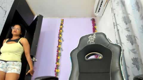 Lorena Parlove online show from March 31, 12:38 pm